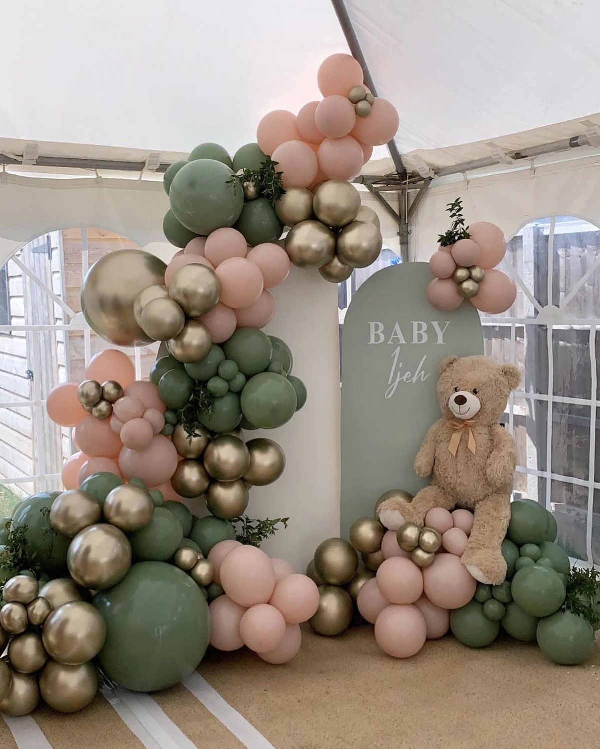 Elegant Baby Shower Balloon Arch - Baby Shower decor in Vaughan and GTA